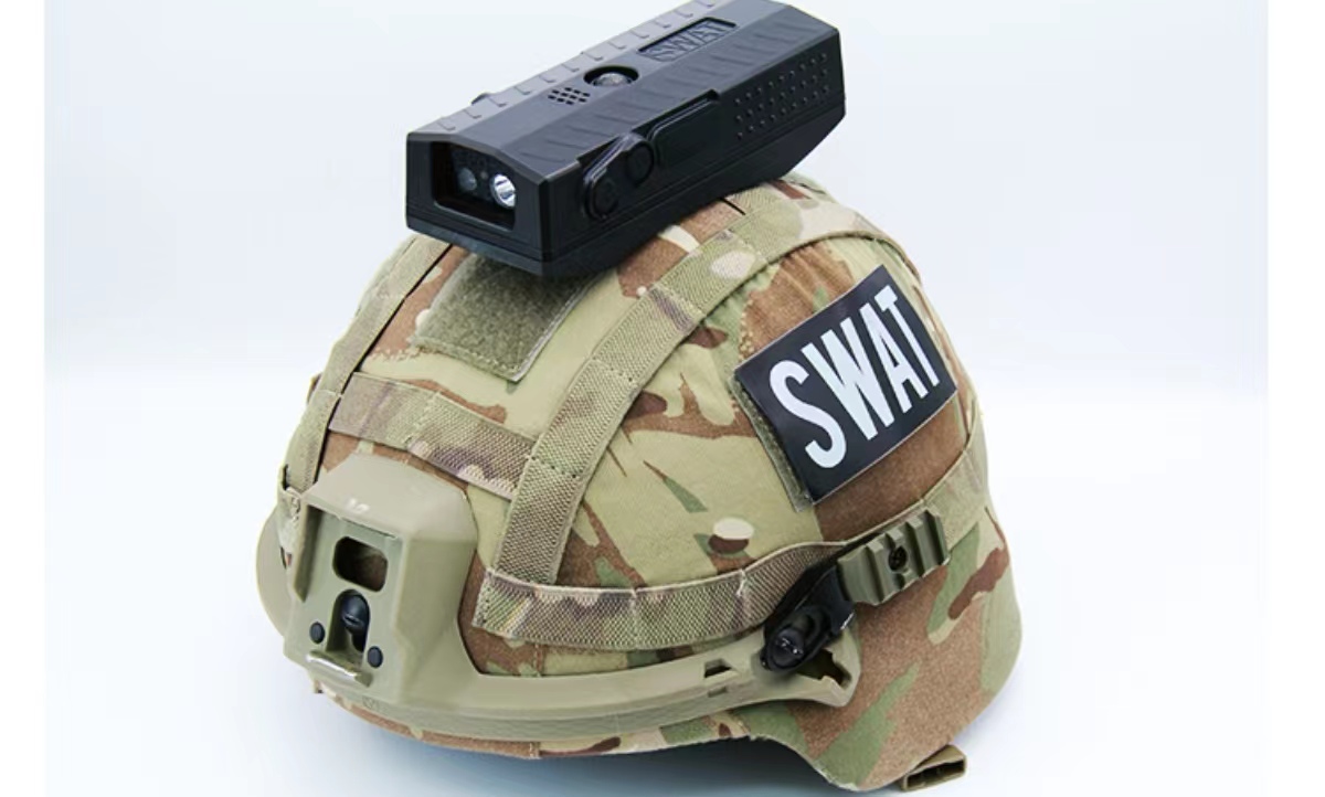 SWATヘルメットカメラ
